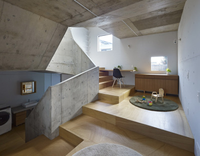 archilovers:<br /><br />A house with beautiful light and rich spatial meanings<br />Find more at: http://bit.ly/1j1yMza<br />House in Nishiochiai, Shinjuku, Japan by Suppose Design Office<br />