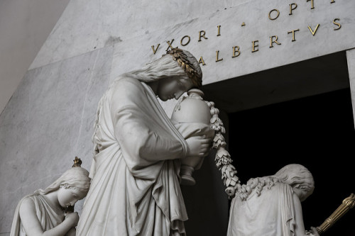 xshayarsha:Augustiner Kirche, Vienna. Antonio Canova.