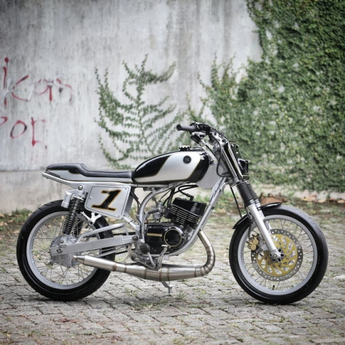 🏁 caferacerpasion.com 🏁 Mud??? Yamaha RX 115 #FlatTrack by...