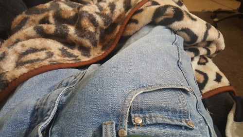 Just innocent pics of my pants and boxers ;3 what are your...