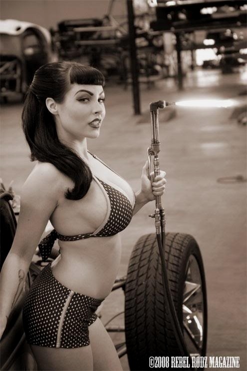 alternative-pinup:Alternative Pinup