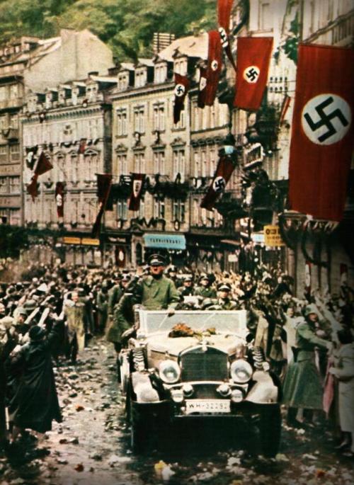 reichsfoto:The Führer in German Sudetenland, 1938