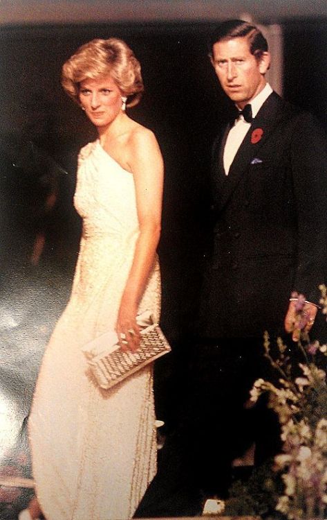 November 11, 1985: Prince Charles & Princess Diana at a gala dinner at the National Gallery of Washington.