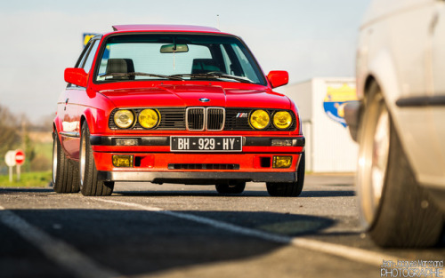 carpr0n:Starring: BMW 318ISBy Jean-Jacques MARCHAND