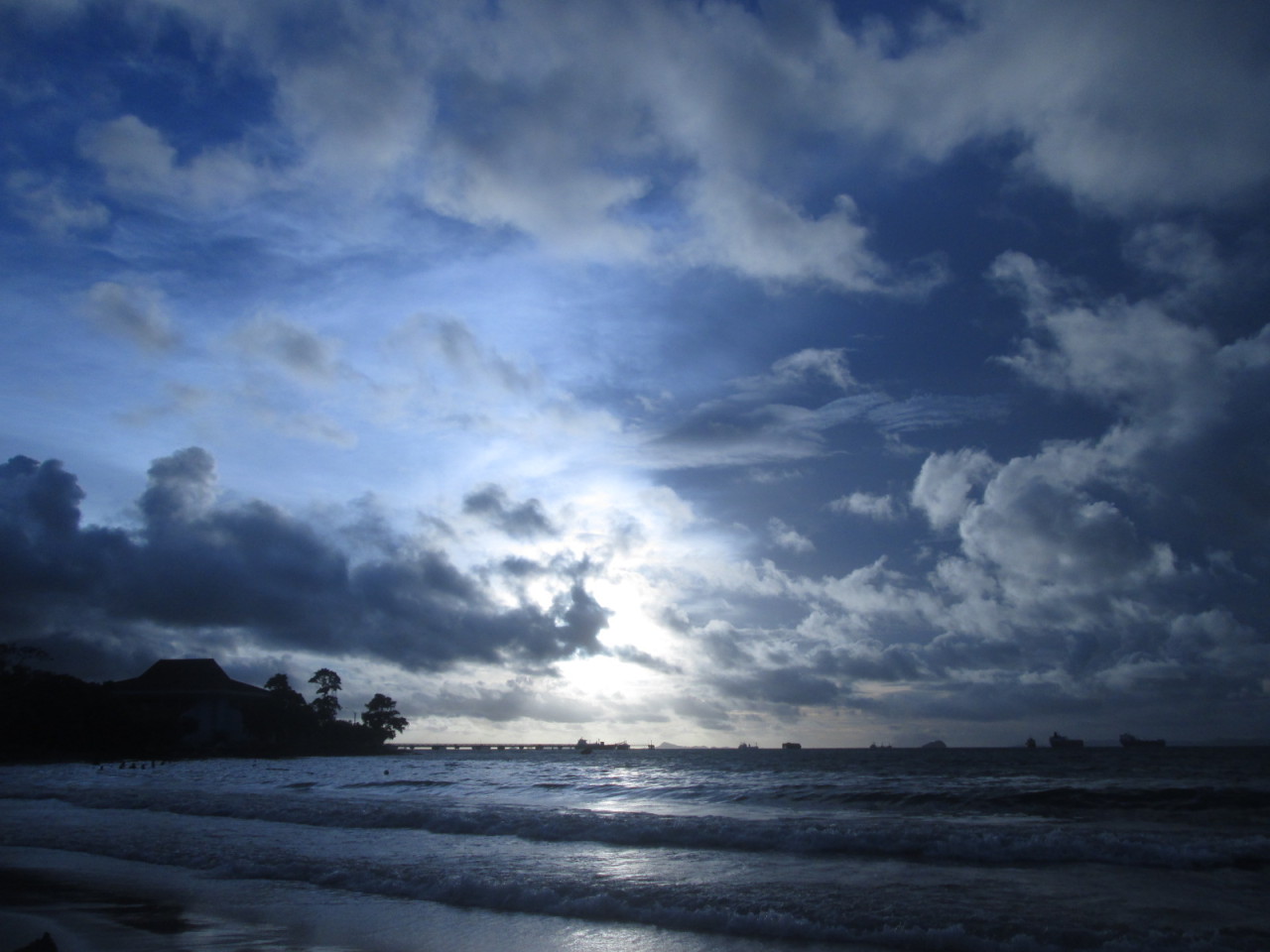 Blue White Red Pantai Kelapa 7 Merak Cilegon Banten