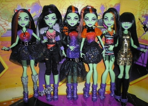 monster high zombie shake dolls