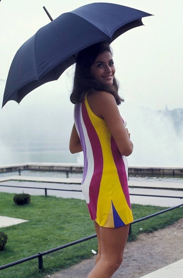 Sixties — Silvia Monti Sighted On Location Filming ‘le