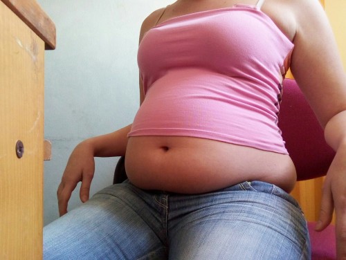 morefatbelly:Today My Belly is so big and i hadn’t eat so much....