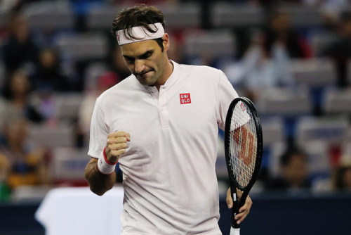 Roger Federer defeats Daniil Medvedev in the second round of the...