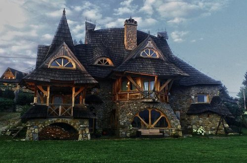 concapx:voiceofnature:Whimsical house i neeeeeed it