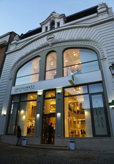 mymodernmet:<br /><br />This magnificent new bookstore is a treasure trove for literature lovers and architecture enthusiasts alike. Recently opened in Bucharest, Romania, the six-story Carousel of Light houses 10,000 books for sale. The building’s 19th-century façade and interior was restored to preserve its breathtaking details. With a first-floor modern art gallery and top-floor bistro included in the facility, the Carousel of Light truly incorporates a sampling of the best of fine arts and culture.