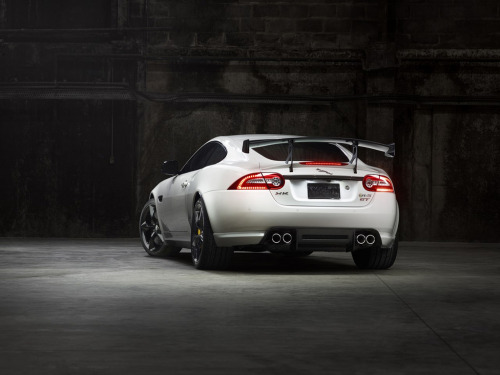 automotivated:Jaguar XKR-S GT (by Revistadelmotor)