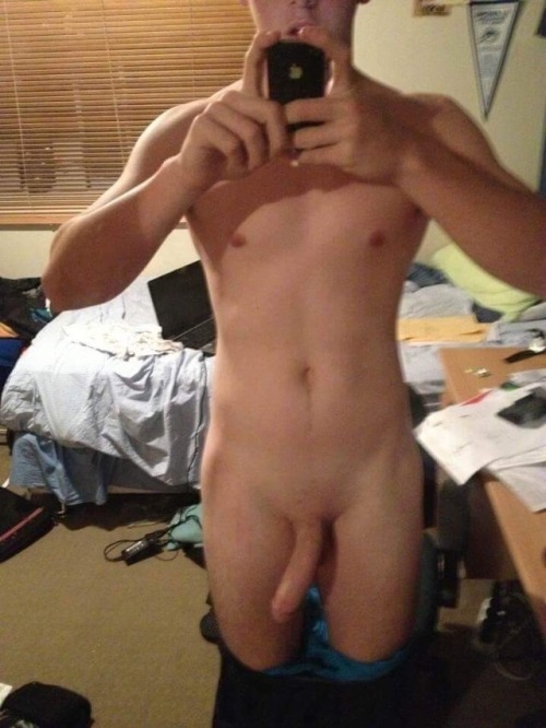 hotexposedaussie789:Discreet Bi Tyler from Sydney