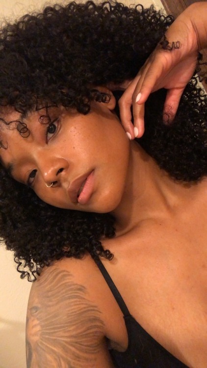 eternalsoulllshine:My skin looks so good 