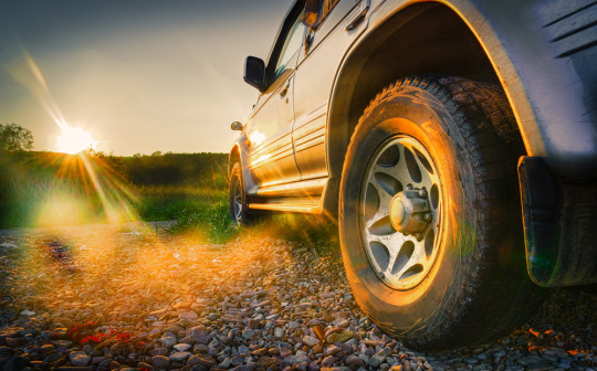 offroad trilha asfalto roda 4x4 shutterstock Estrada de terra