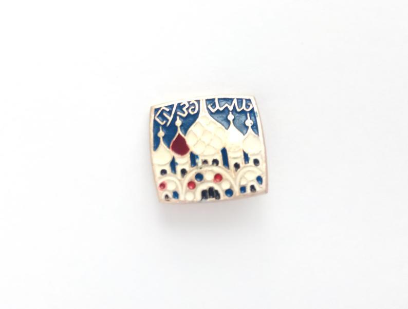 Suzdal, Russia vintage enamel pin