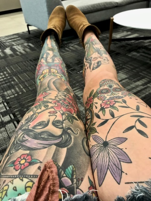 carriecapri:Tattooed LegsIG:...