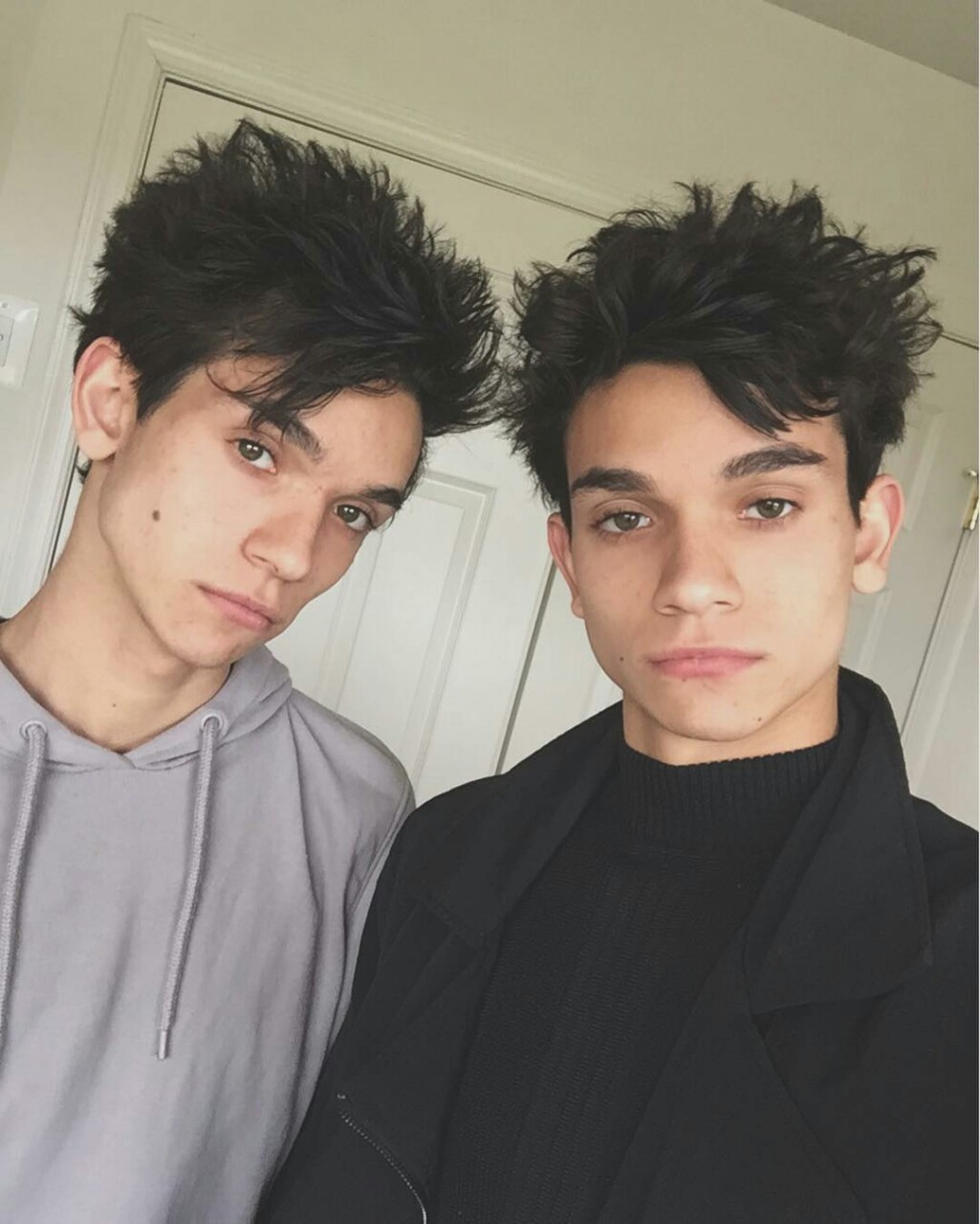 Dobre Squad — marcusdobre: Twin selfie