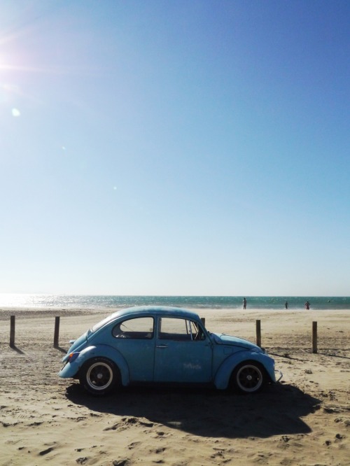 Plage Napoléon, France. Beach, friends and fuckin’ wind.