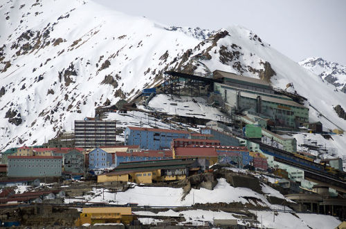 architectureofdoom:The former mining town Sewell, Chile