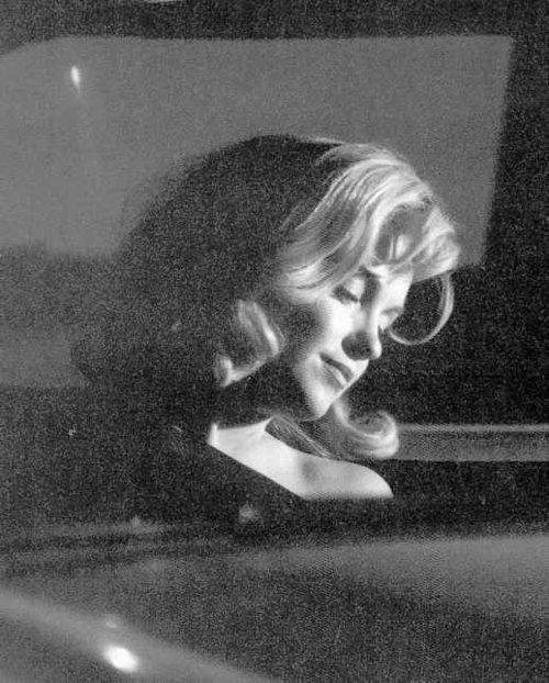 12305fifthhelenadrive:Marilyn Monroe Photoblog : My daily...