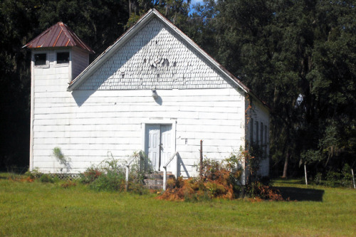 creepyamericana:A series of abandoned property in North...