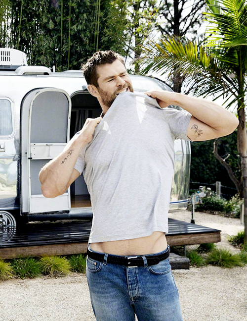 dailychemsworth:Chris Hemsworth photographed by Doug Inglish...