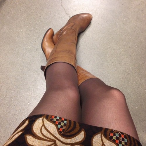 hoseb4bros:In all brown today with #opaque #tights, a #sweater...