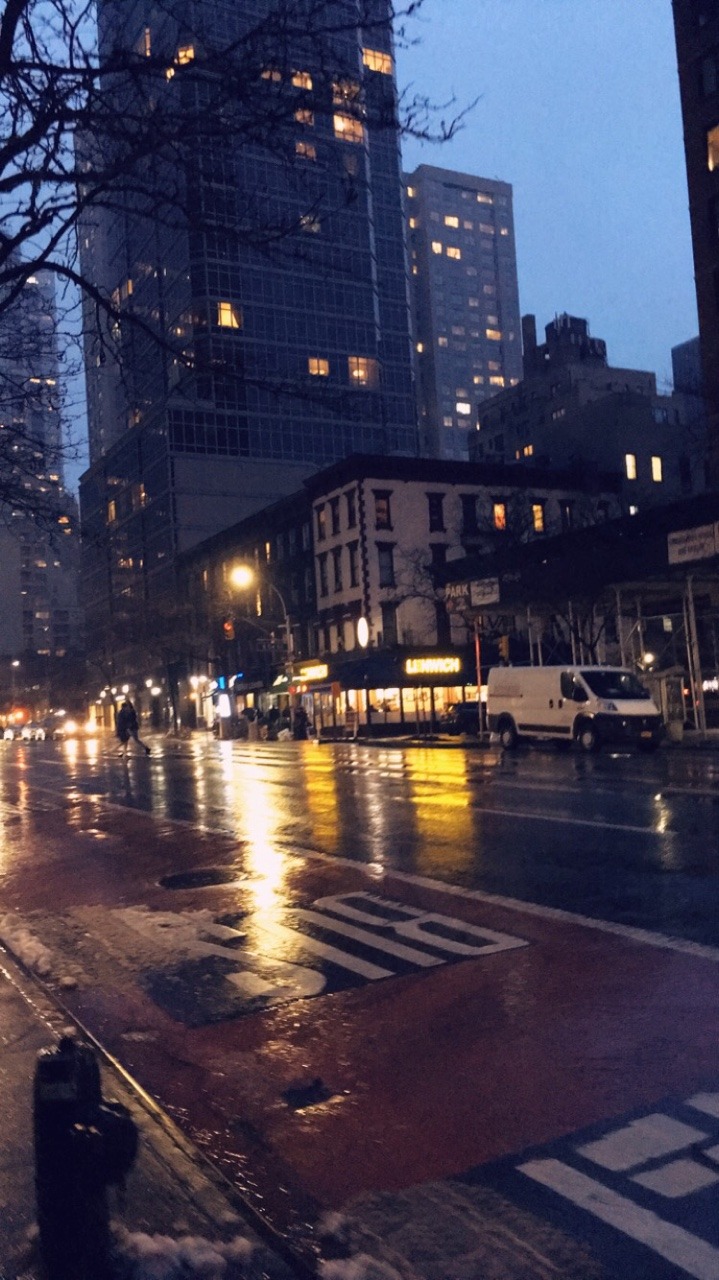 idek — rainy city is my favorite aesthetic