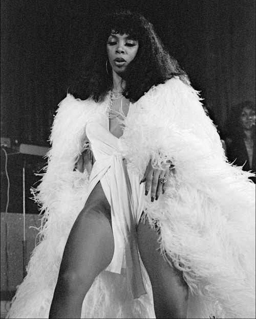 green38-love:Donna Summer performs at Roseland Ballroom in a...