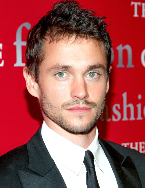 alanprickman:Hugh Dancy at the 25th annual Night of Stars [2008]...