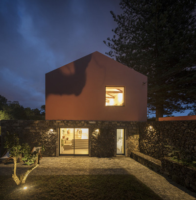 Pink House / Mezzo Atelierph: Fernando Guerra