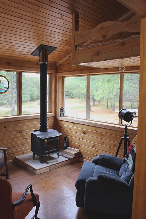 smallandtinyhomeideas:NORTHWOODS CARVER CABIN | Scott...