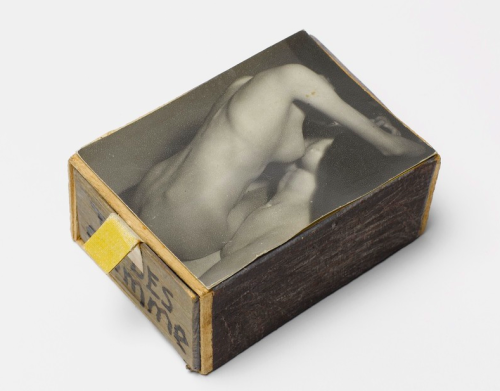 juju-be-art:Man Ray, 9 boîtes d'allumettes, Bois, photographies...