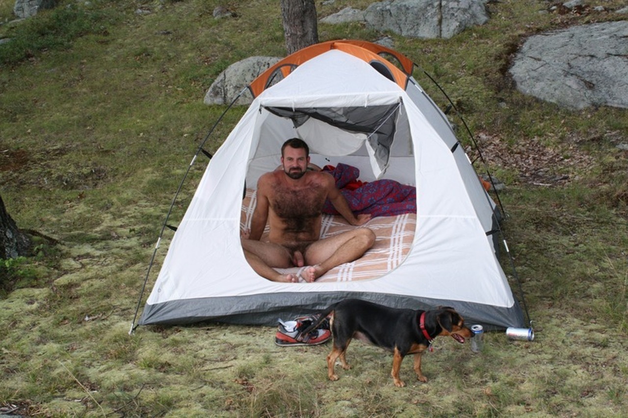 cnbseen:
âMan, tent, dog.
â
Camp with dad