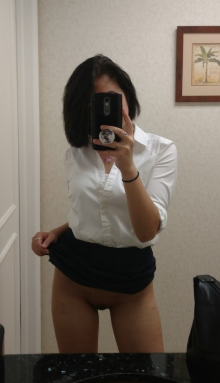 brattyboytoy:first day at work and i’m not wearing panties..