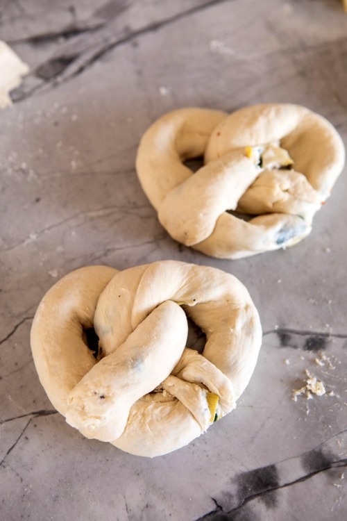 savorytoothgirl:spinach and artichoke stuffed soft pretzels