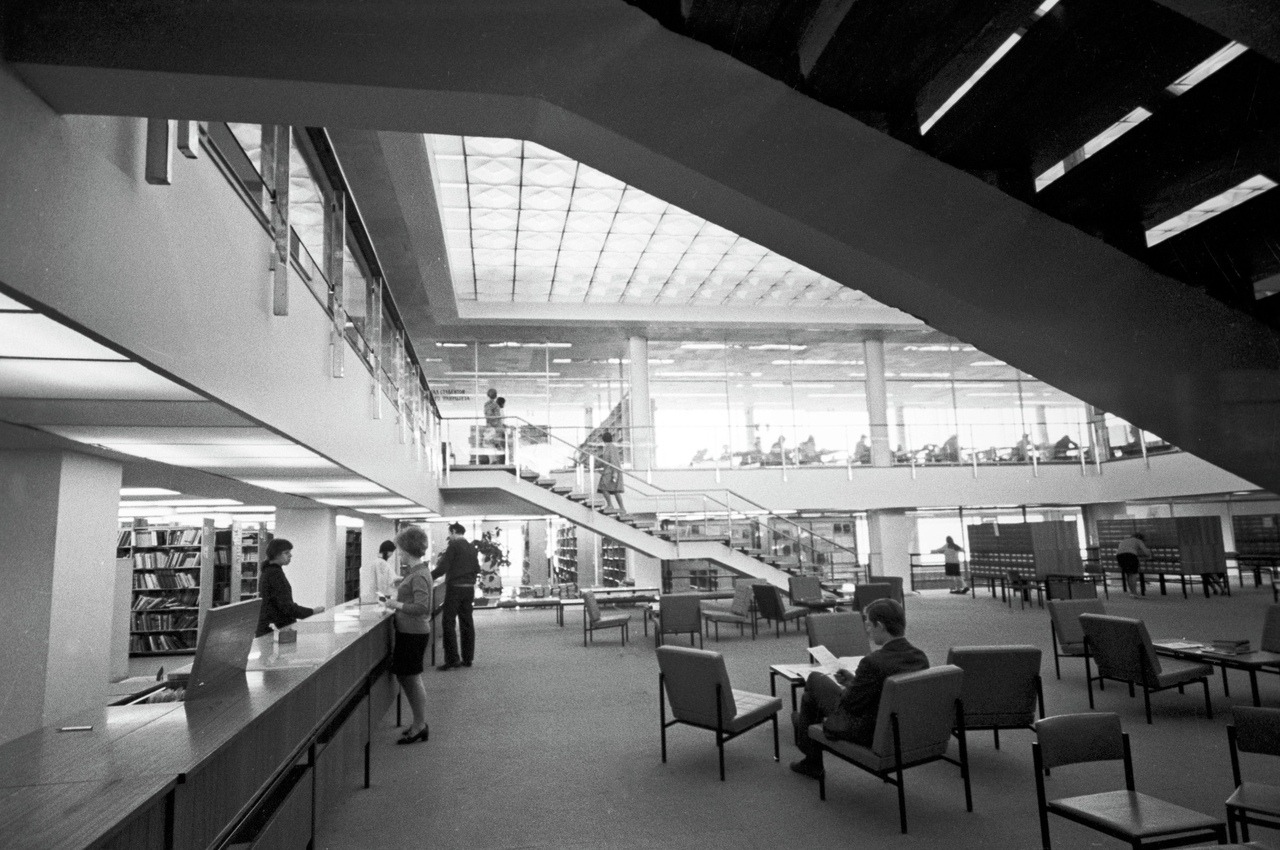 Library of the Moscow State University. Photo by Boris Kavashkin (1971)