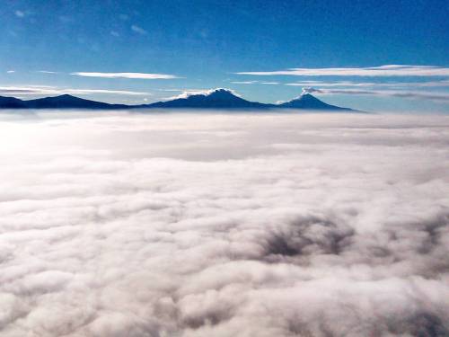 El cielo desde el cielo 8.9 #cielo #paisaje #volcan...