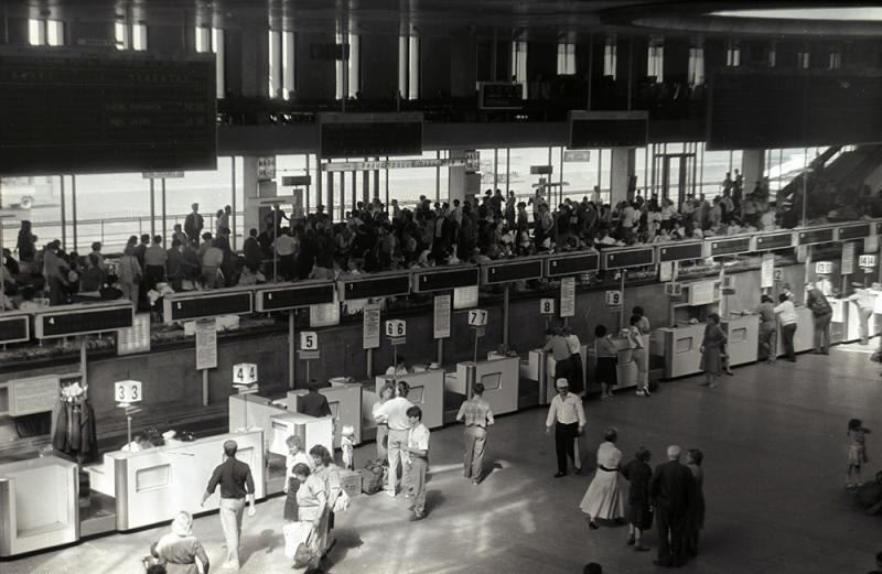 Pulkovo airport in Leningrad (1989)