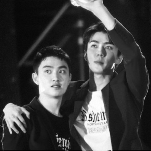 brbcrawlingtokorea:Kyungsoo and Sehun in oohsehun updates