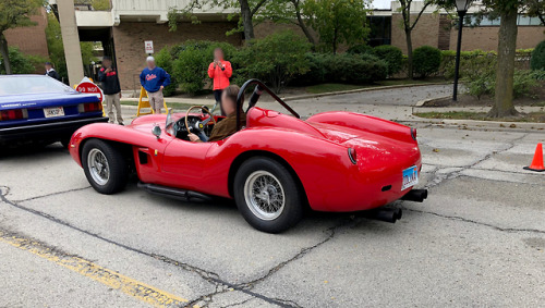 mjl-aus:rosspetersen:1958 Ferrari 250 Testa Rossa at Fuelfed...