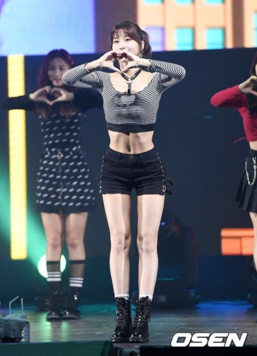 kpopbodyinspo:Momo being goals throughout the eras part...