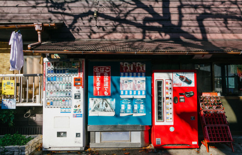 wanderlustjapan:Vending Machines by Cain Martin