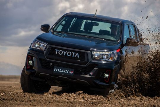 toyota hilux gr sport 1