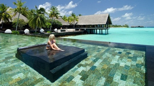 One and Only Reethi Rah