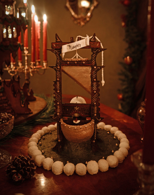 tastefullyoffensive:Holiday Gingerbread Castle by Christine...