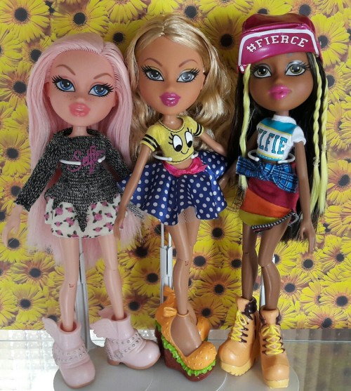 bratz selfie snaps raya