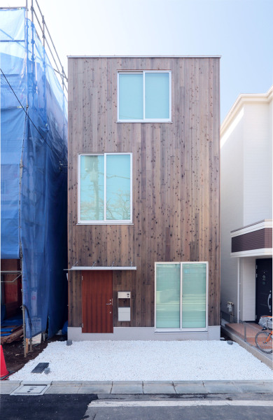 Vertical House / MUJI + Kengo Kuma