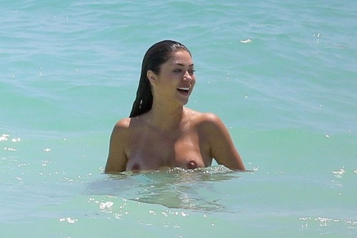 Topless Beach Celebs